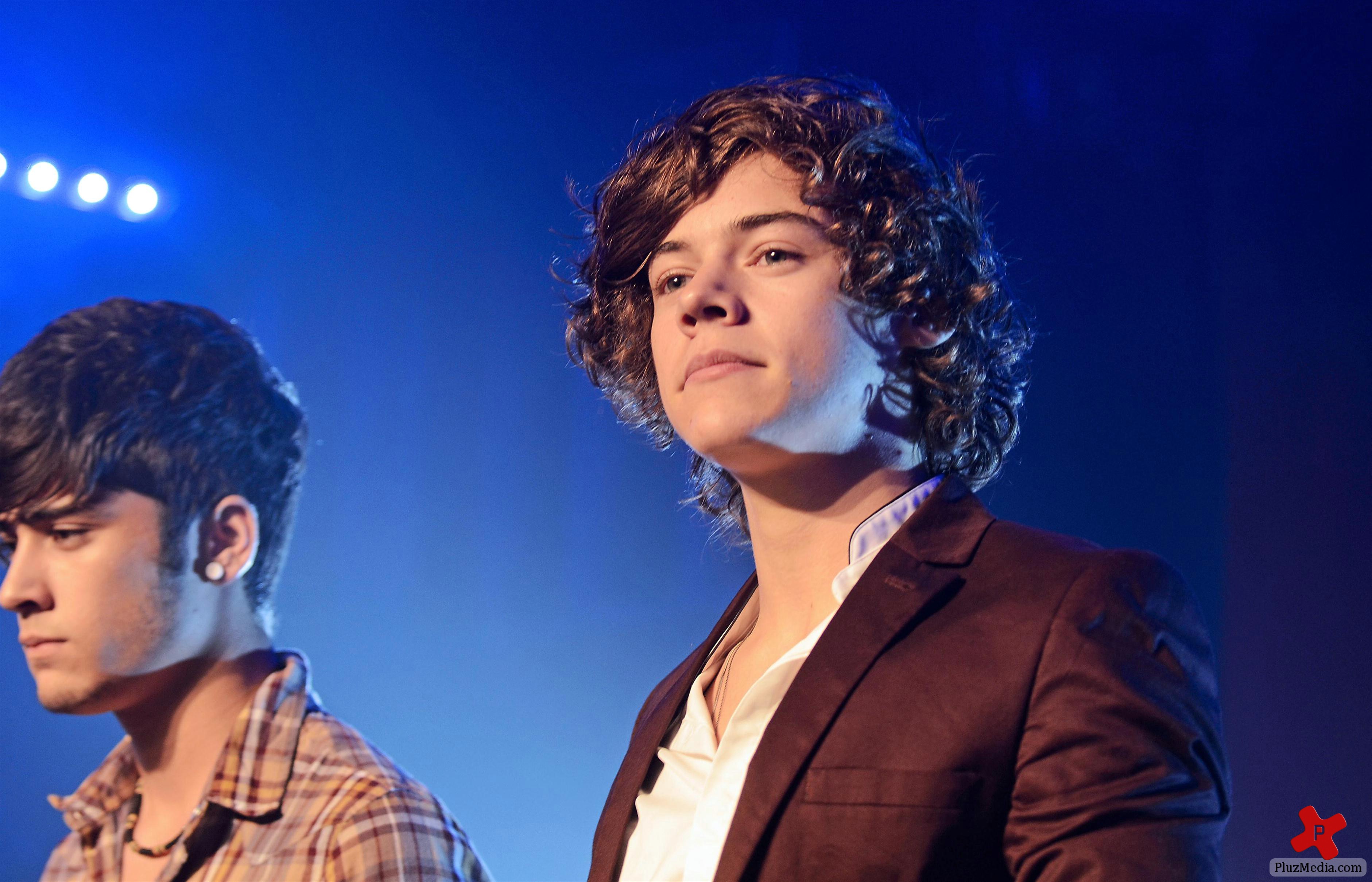 One Direction perform live at G-A-Y nightclub photos | Picture 80749